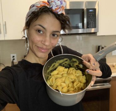 Destiny and her creamy vegan mac and cheese