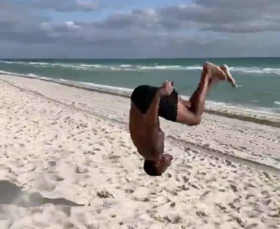 NFL Veteran Saunders shows off his spectacular moves on a video he posted on Twitter. Take that carnists. 