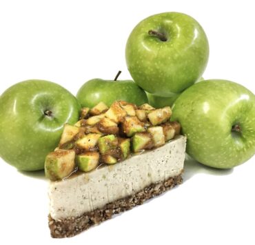 Raw vegan cashew apple cheesecake