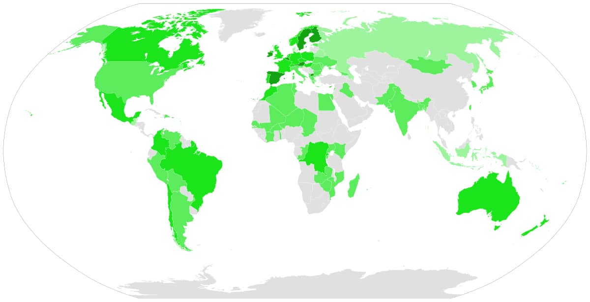 World's map with several coutries in different green colors