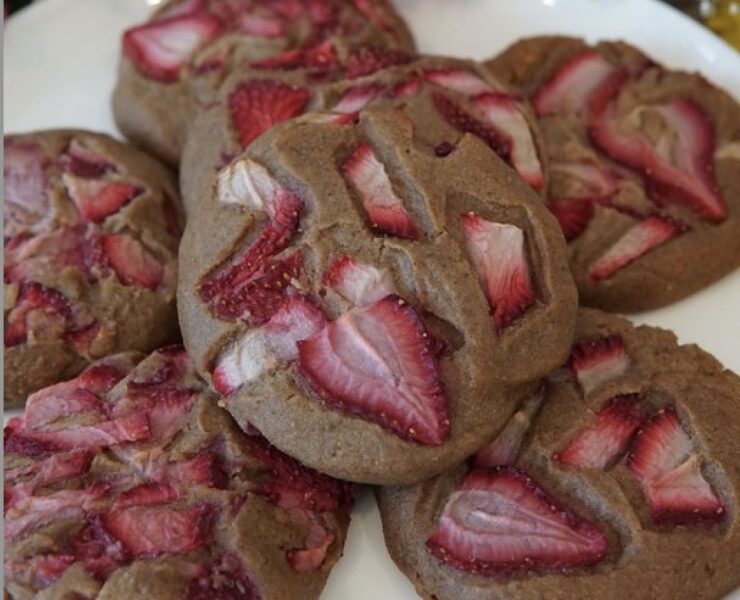 Strawberry shortcake cookies