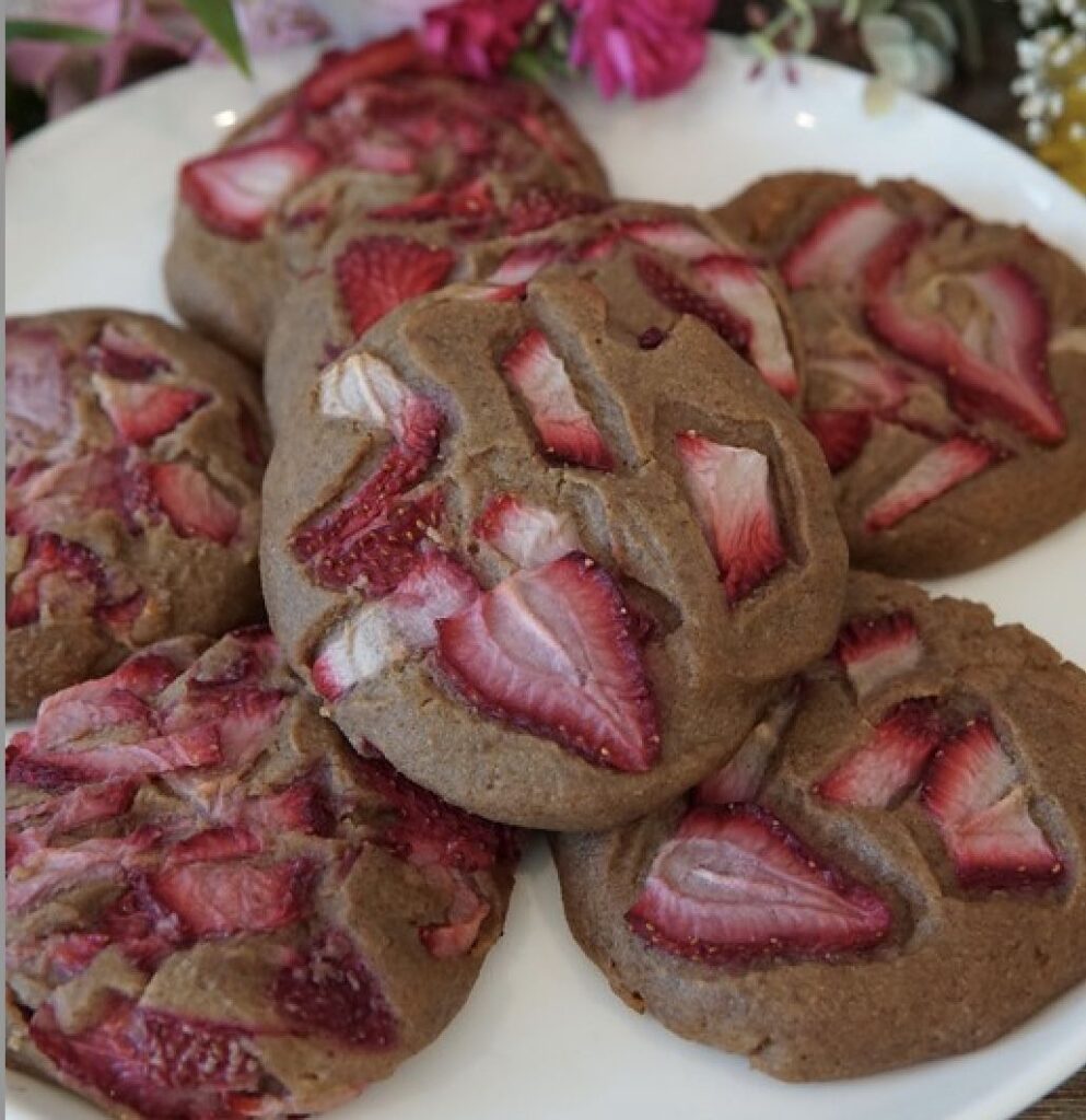 Strawberry shortcake cookies