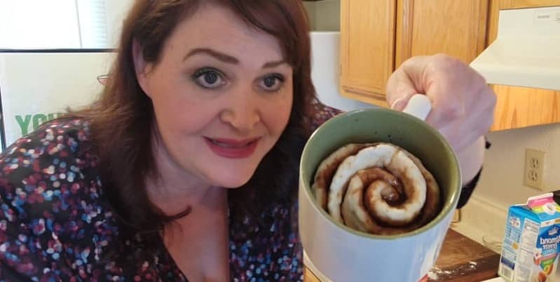 Tonia and her cinnamon roll