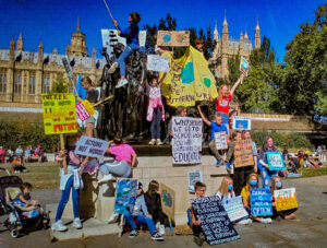 Children demostrating in London against the climate crisis
